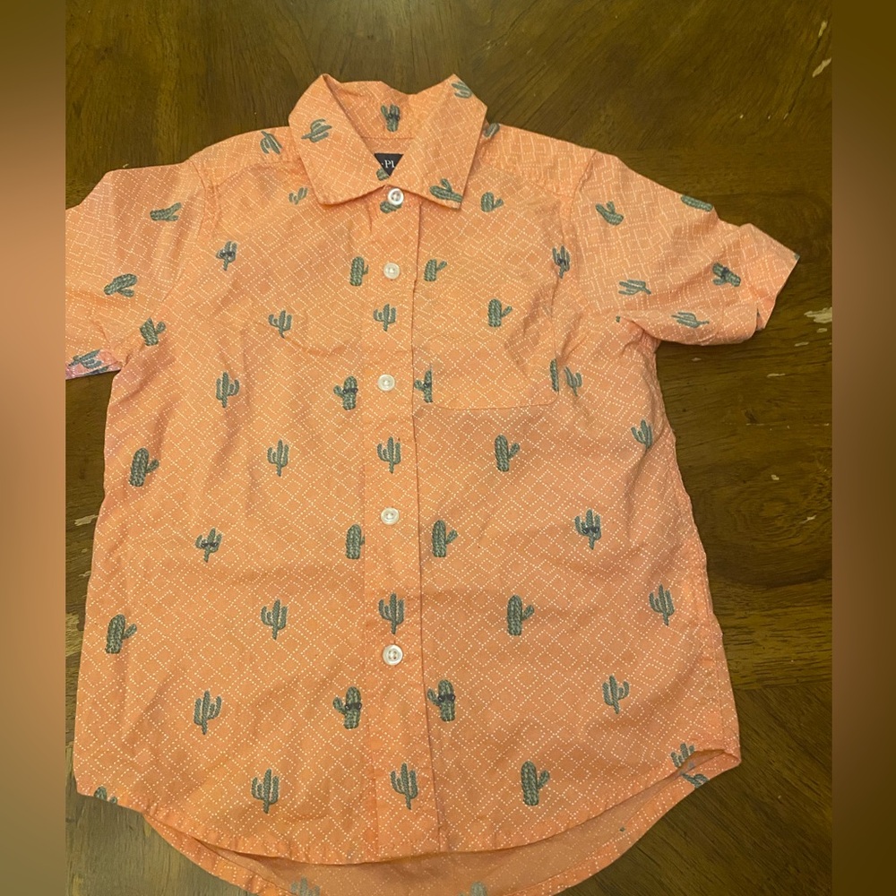 Boys short sleeve shirt...